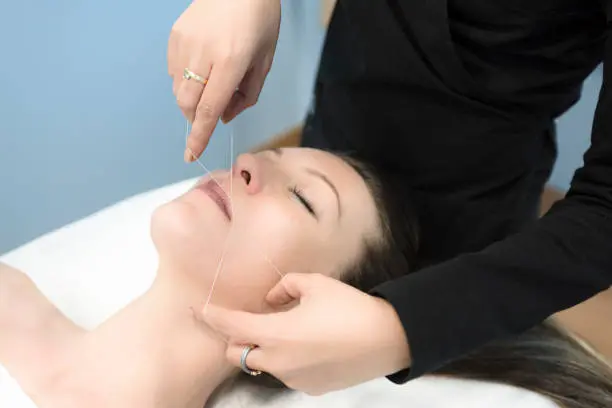 ΑΠΟΤΡΙΧΩΣΗ ΑΝΩ ΧΕΙΛΟΥΣ ΜΕ ΚΛΩΣΤΗ